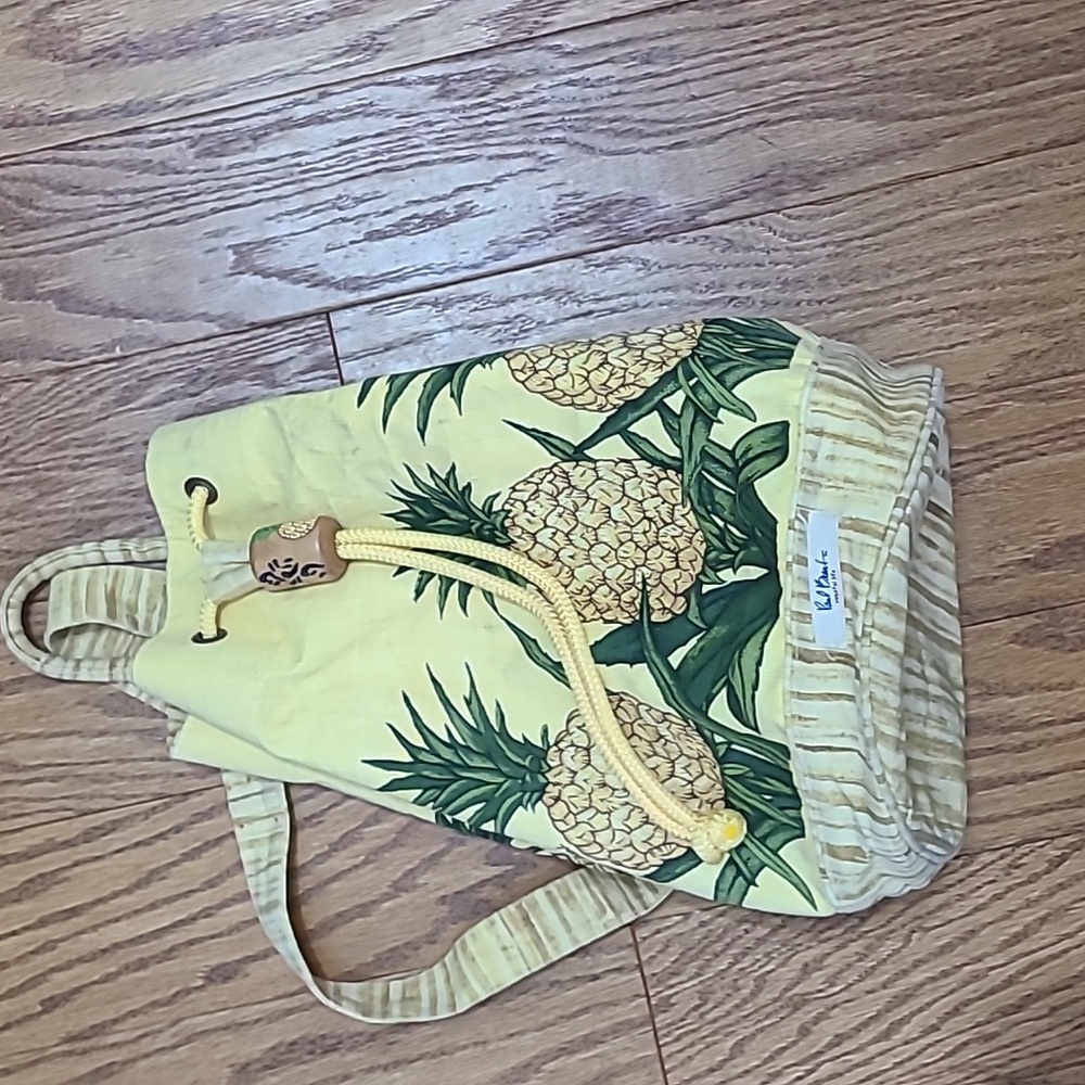 Women’s Yellow Pineapple Print Drawstring Backpack